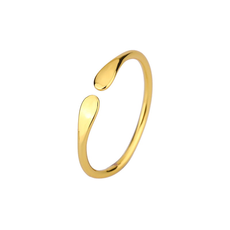 Un anillo apilable con forma de gota de plata de ley en color oro, con un diseño abierto minimalista que presenta una forma de gota elegante.