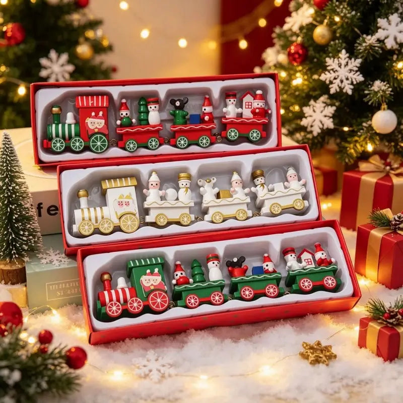 Eine Weihnachtszug-Tischdekoration aus Holz mit roten und grünen Miniaturzügen zu festlichen Themen, mit festlichen Figuren in Kunststoffverpackungen.