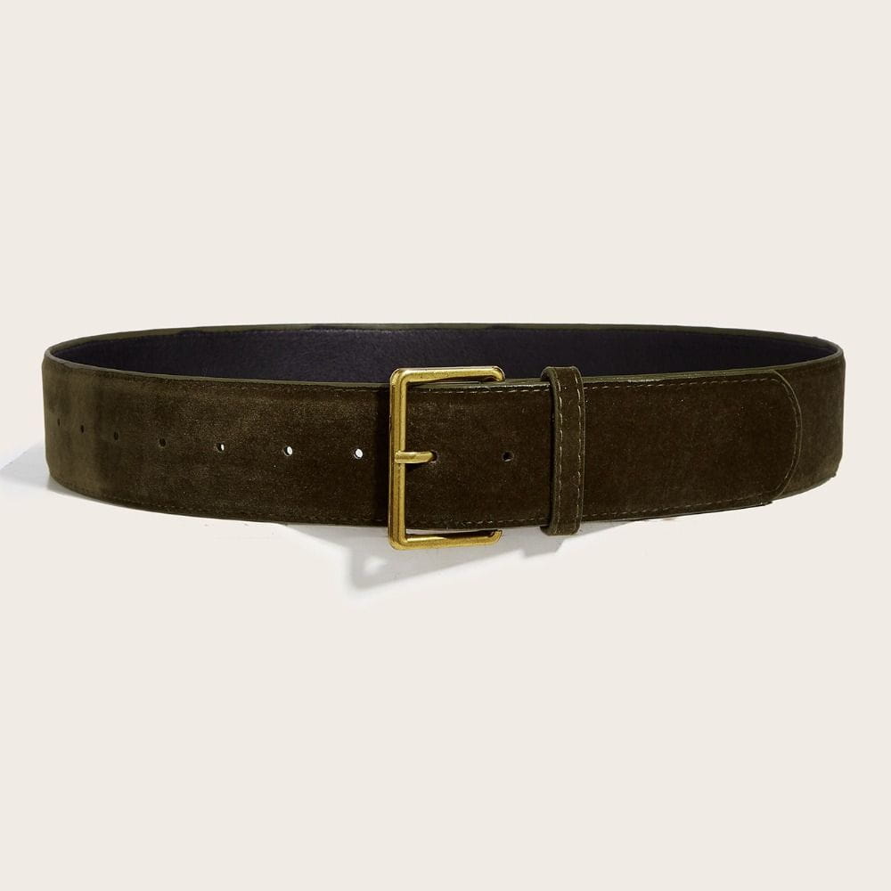 Ceinture large en daim vert olive pour femmes, avec une boucle rectangulaire à la finition dorée.