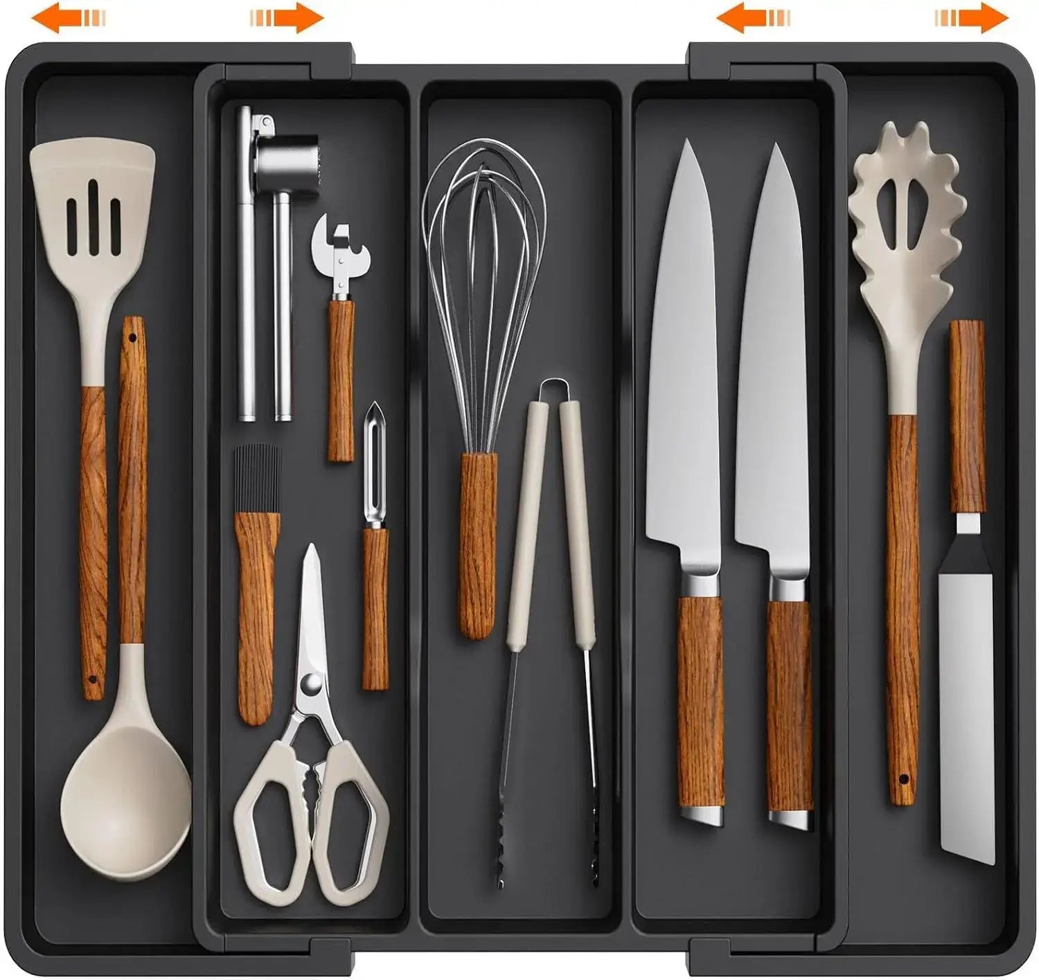 Organizador de cajón expandible para cubiertos con una bandeja negra que contiene un conjunto de utensilios de cocina organizado, con mangos de madera y cuchillas de acero inoxidable.