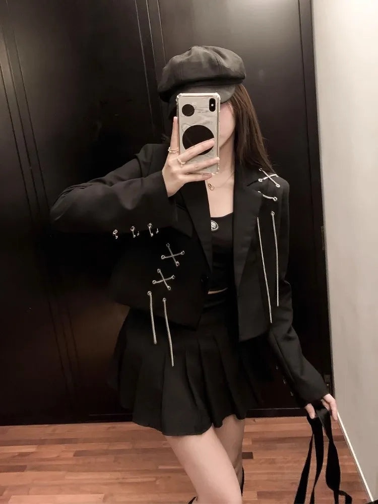 Women Punk Gothic Cropped Blazer with Metal Chain Harajuku Design Streetwear Chic Patchwork Suit Office Lady Commute Short Coat