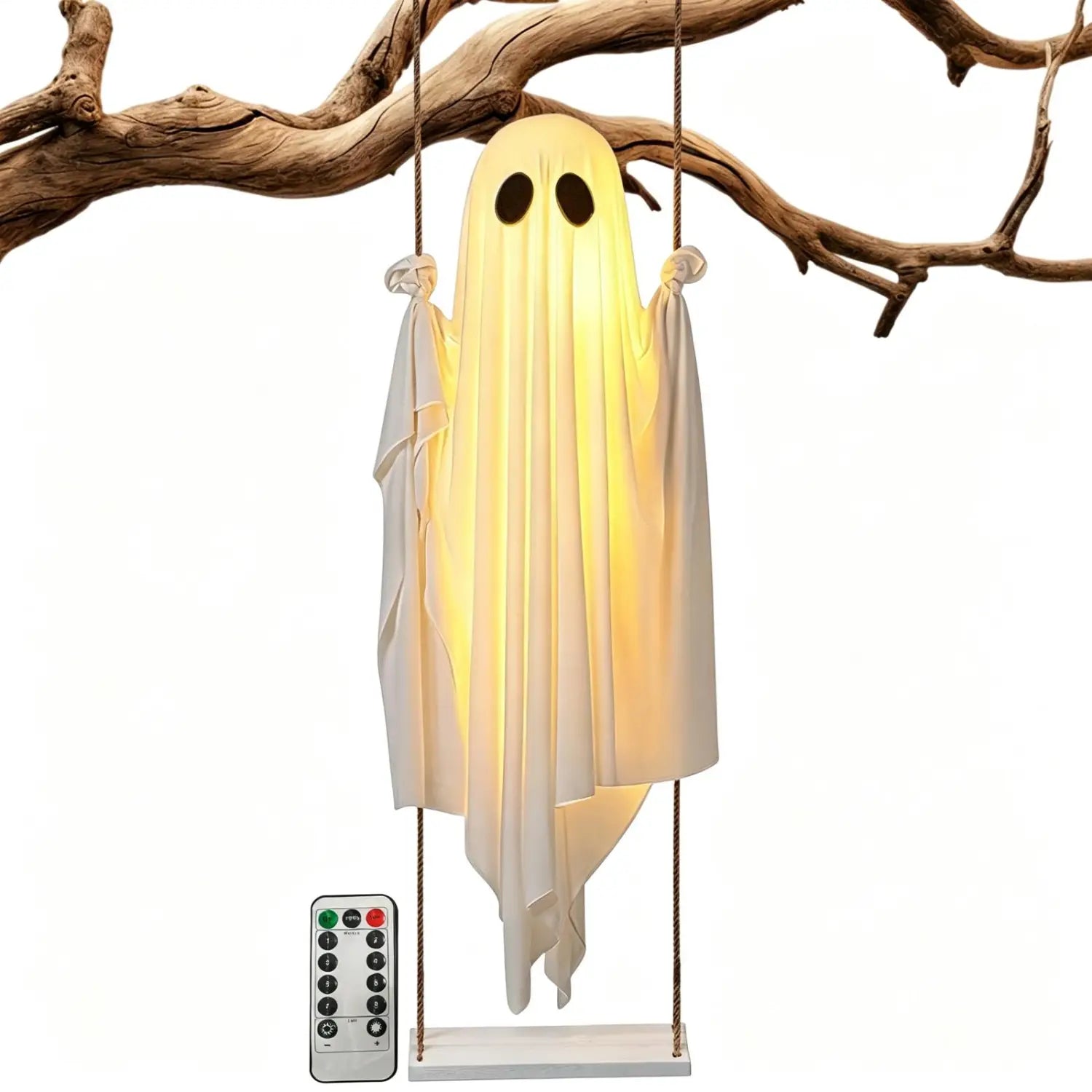 una lámpara colgante con forma de fantasma blanco luminoso, con una luz amarilla suave en el interior, suspendida con cuerdas y con recortes negros para los ojos, diseñada como decoración de fantasma oscilante para uso exterior en Halloween