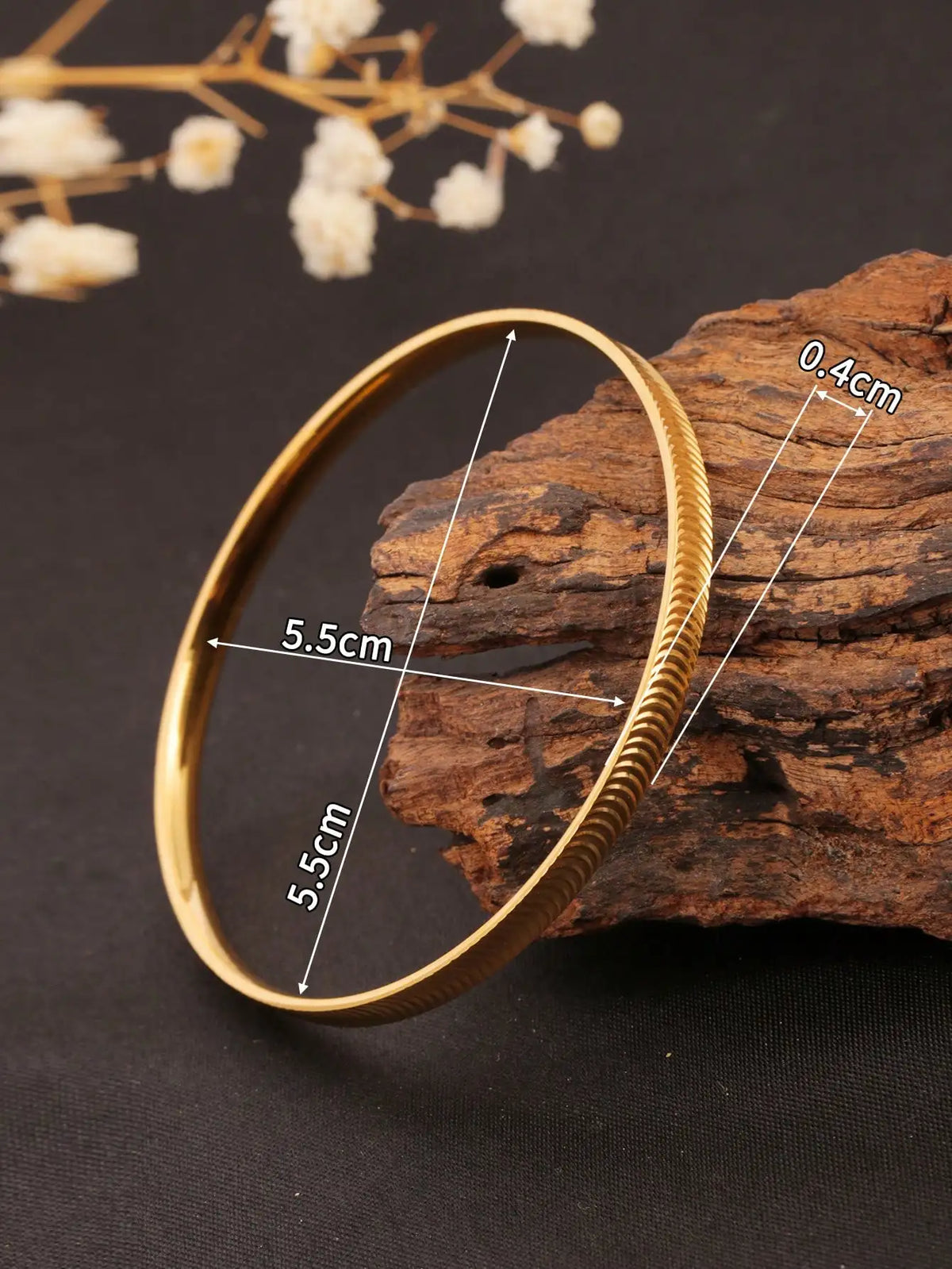 1 Piece of Striped, Polished, 18K Gold-Plated Stainless Steel Closed Bracelet, Trendy and Elegant, Unique and Fashionable, Suitable for Women to Wear Daily to Work or Commute, a Great Gift for Friends, a Gift for Girlfriend,