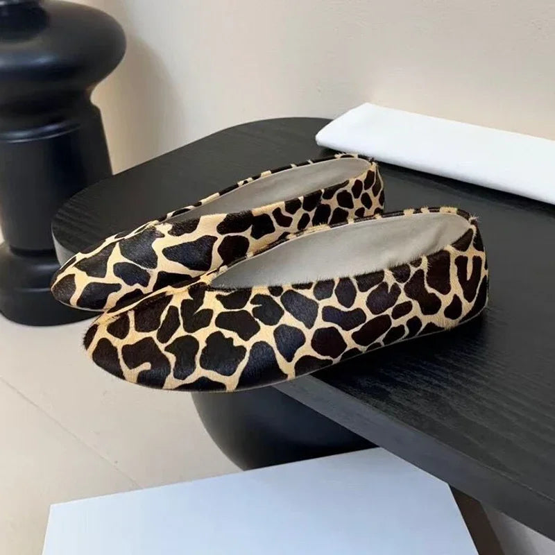 2025 Women's Genuine Leather Lazy Loafers Round Toe Shallow Mouth Flat Shoes Four Seasons Soft Sole Office Shoes Driving Shoes