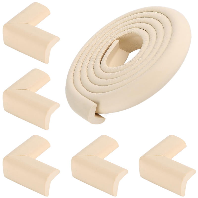 protectores de esquinas de espuma beige y una tira enrollada, diseñados para bordes seguros para niños en un juego de tiras protectoras de esquinas para mesa de seguridad infantil