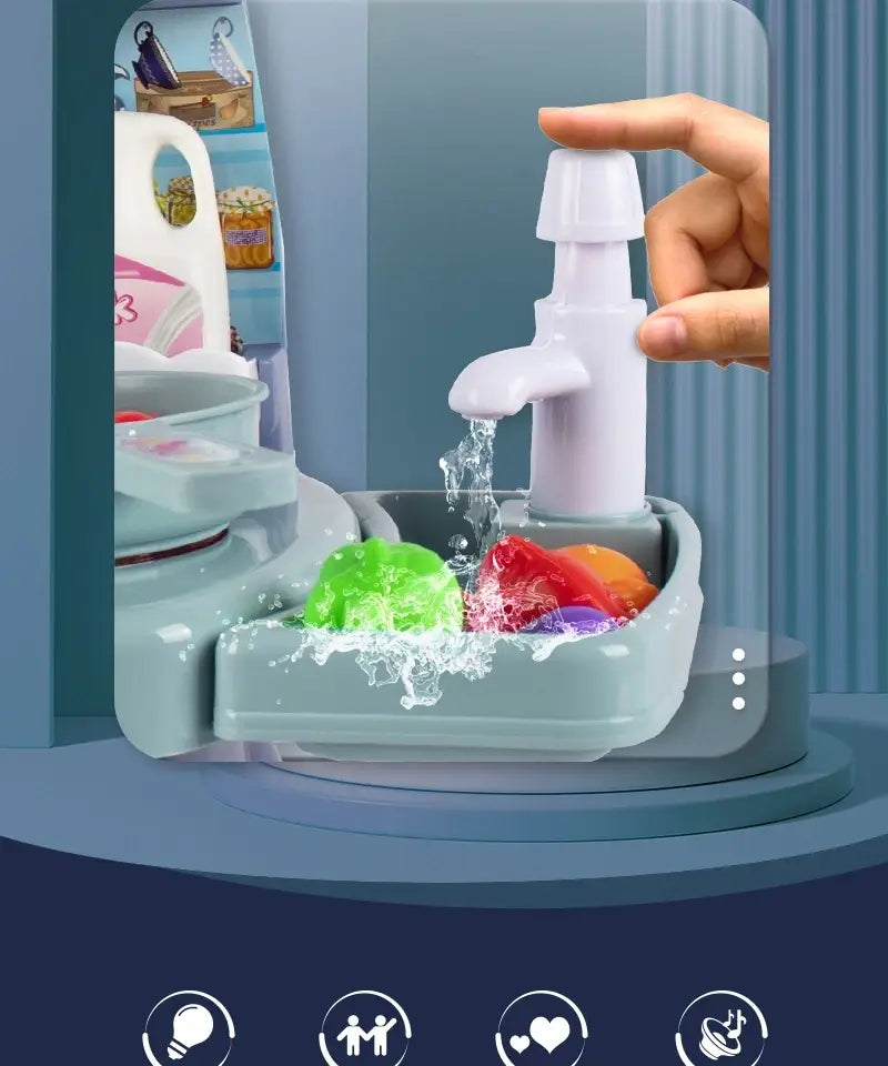 Weißer Kunststoff-Spielhahn mit Pumphebel, der Wasser auf farbenfrohe Gummigeschirrspülspielzeuge ausgibt, in einem Kinder-Küchenspielset mit Licht- und Soundeffekten.