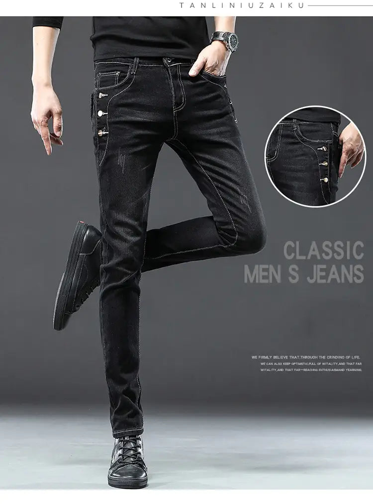 Jeans slim en denim extensible vintage pour hommes, lavage gris, en denim noir, coupe slim, avec accents de boutons à tonalité argentée sur les poches latérales.
