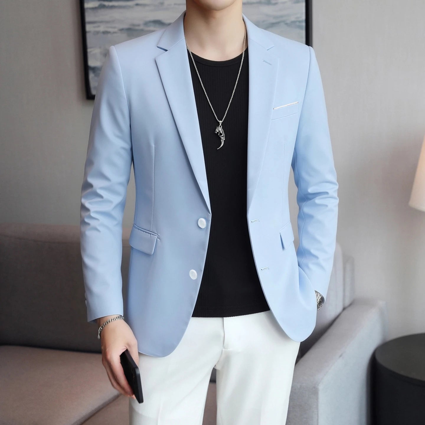Herren Slim-Fit-Casual-Blazeranzug-Sakko in Hellblau mit eleganter, moderner Schnittführung und Zwei-Knopf-Frontverschluss.