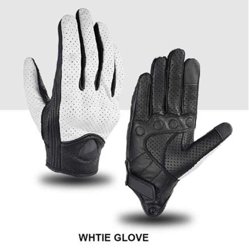 Guantes de motocicleta de cuero perforado negro y blanco con acolchado reforzado de nudillos de carbono mostrados desde el lado posterior.