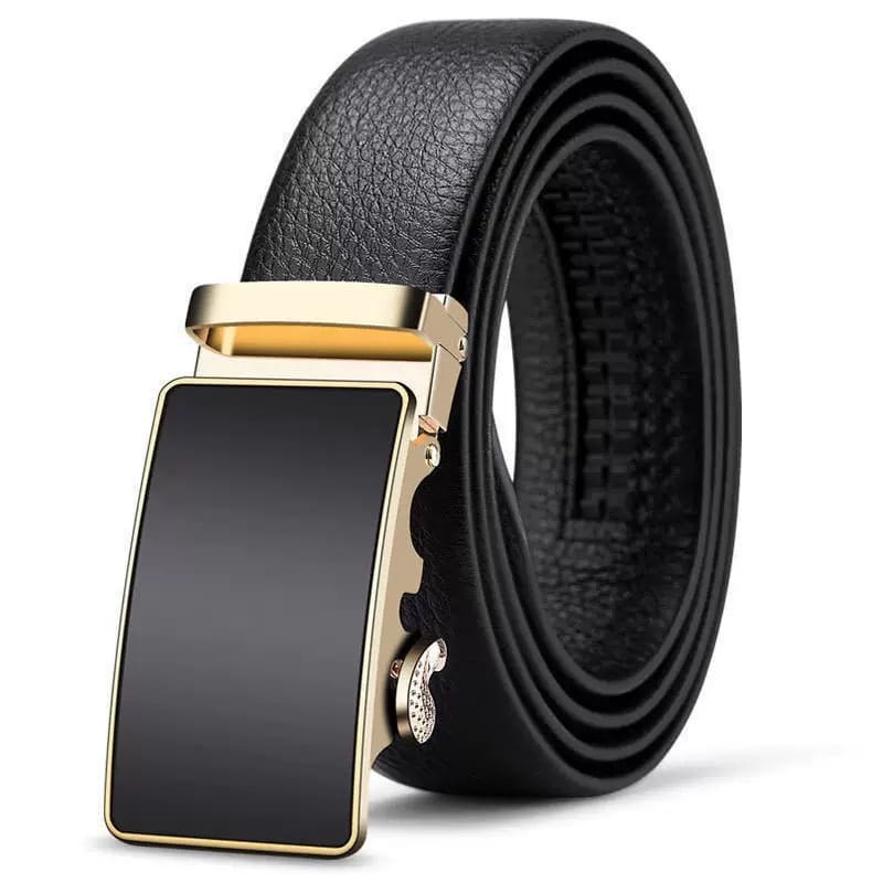 Ceinture en cuir pour hommes avec ceinture en PU noire et boucle automatique ton or, affichant un design rectangulaire épuré et un élément décoratif ornemental ton argent.