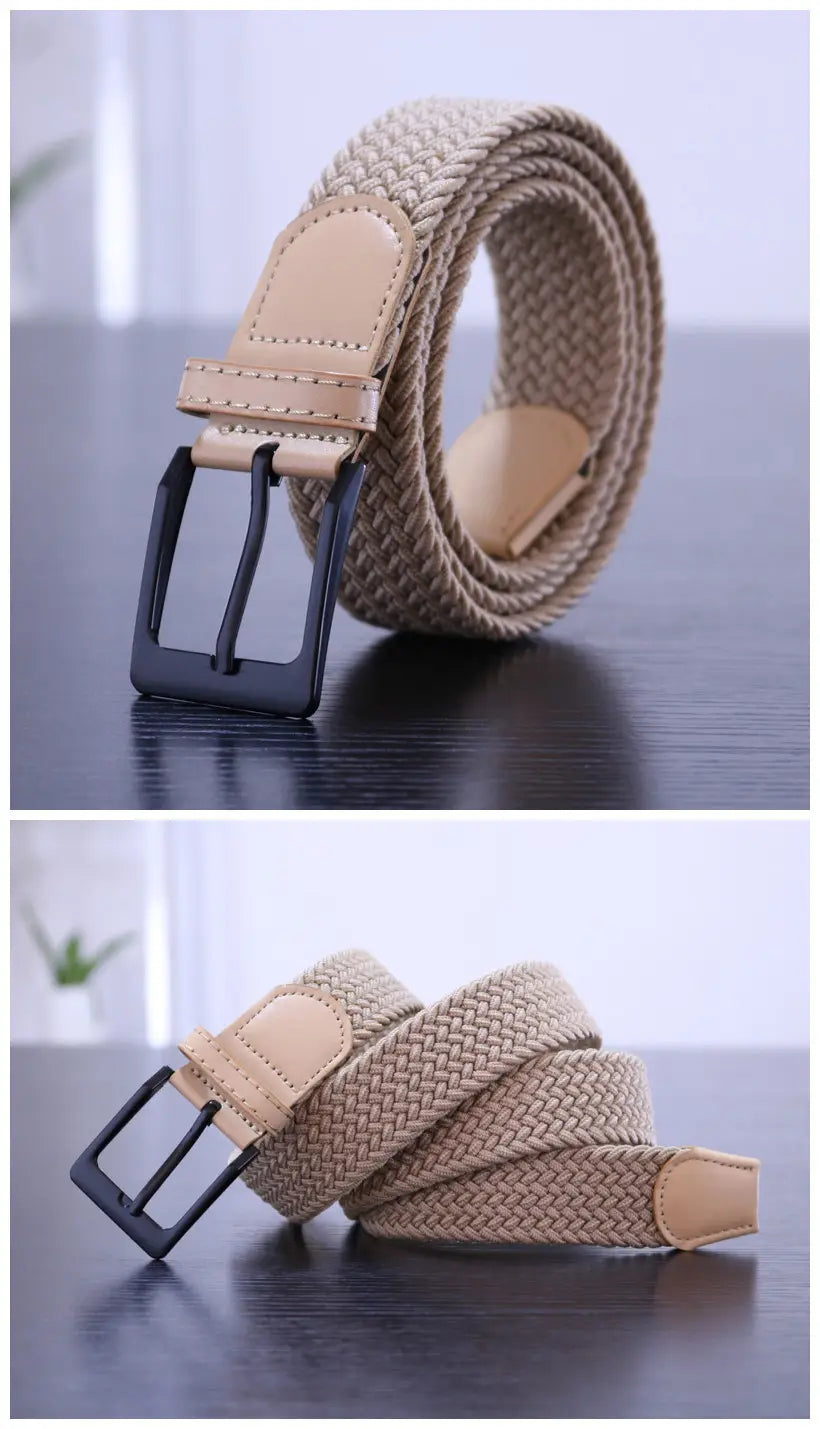Ceinture tactique élastique en toile pour homme en tissu tissé beige, avec boucle à épingle en métal noir et finitions en cuir couleur tan.