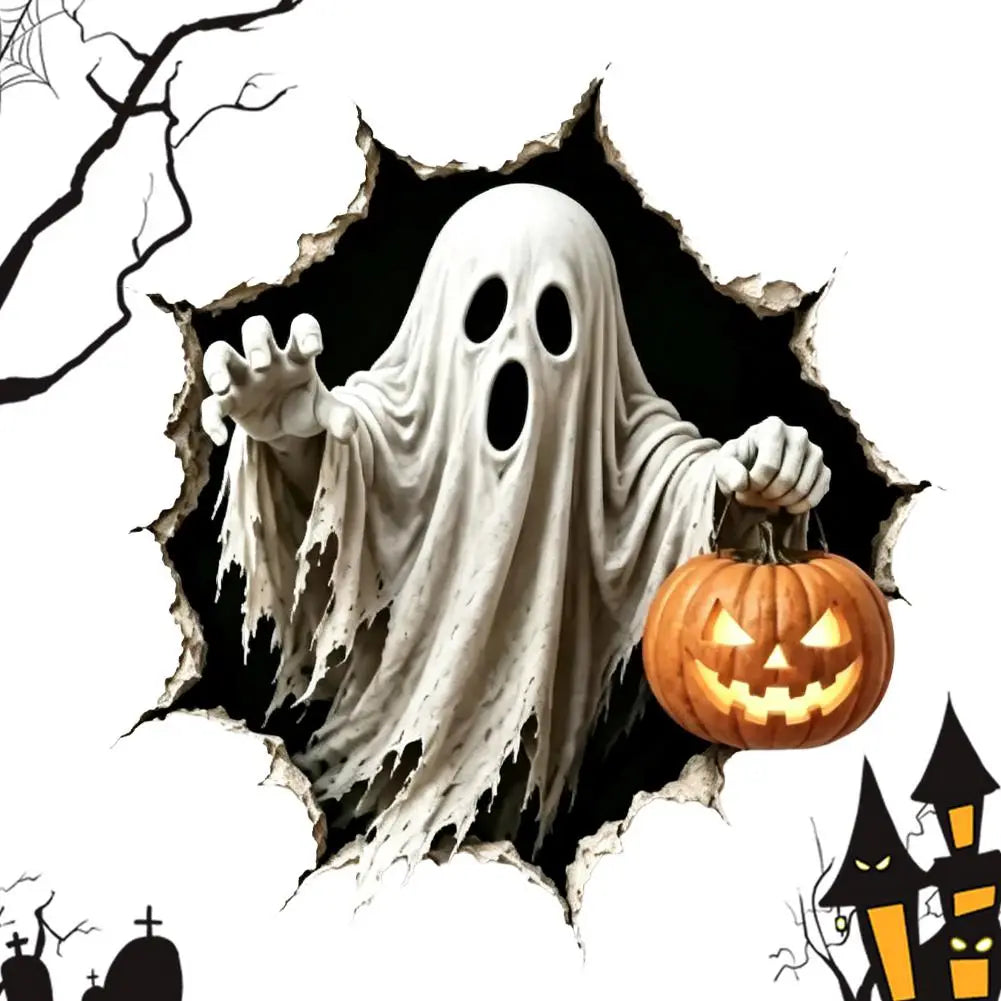 Autocollants muraux 3D pour Halloween en papier : un fantôme translucide blanc, avec des yeux et une bouche noirs, émerge d’un trou dans un mur déchiré, tenant une lanterne de citrouille orange de type jack-o-lantern.