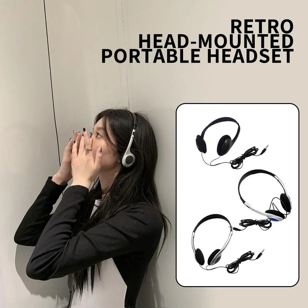 Les écouteurs supra-auriculaires rétro filaires noir et argent présentent un design élégant et minimaliste, dans un style portable à arceau.