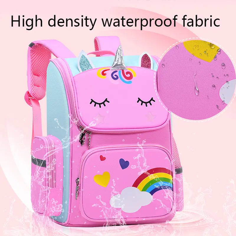 Rosa Einhorn-Schulrucksack für Mädchen aus hochdichtem, wasserabweisendem Material mit Regenbogen- und Wolkendesign auf der Vorderseitentasche