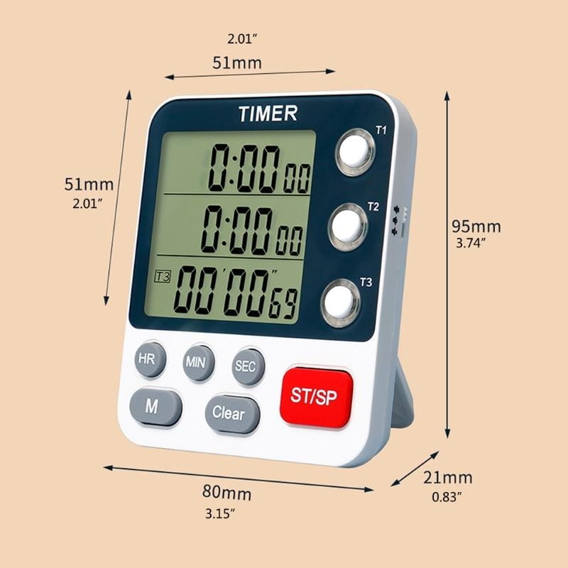 Weißer digitaler Küchen-Timer mit drei Kanälen und lauter Alarmfunktion; schwarze Anzeigefläche, drei silberne Tasten t1 bis t3, graue Funktionstasten für Stunde, Minute, Sekunde, Speicher und Clear sowie eine deutlich hervorgehobene rote Start-Stopp-Taste.