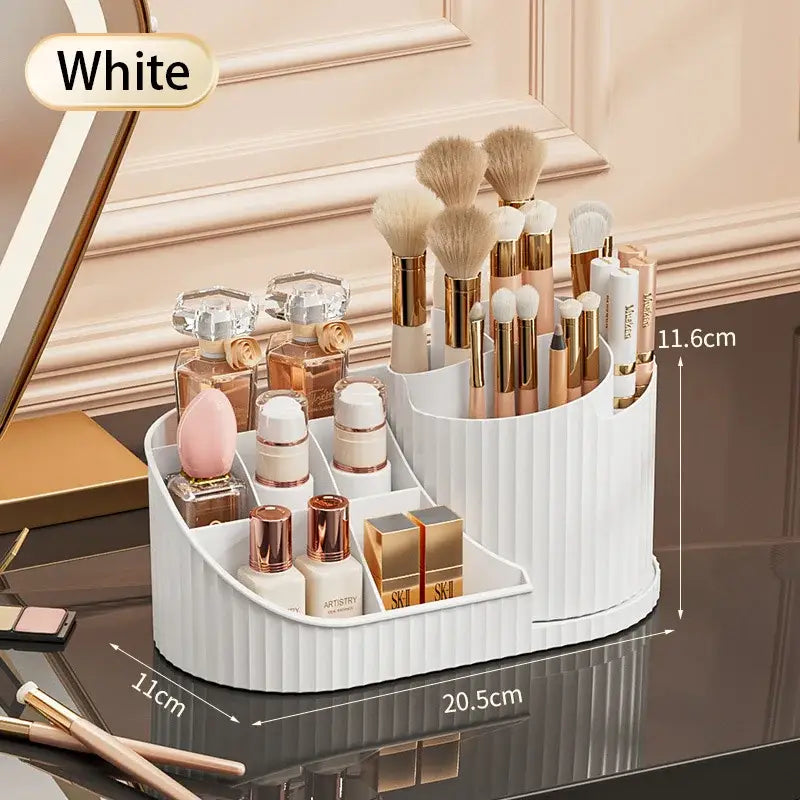Organisateur de maquillage rotatif en plastique blanc, avec texture à relief vertical strié et plusieurs compartiments pour le stockage cosmétique de grande capacité.