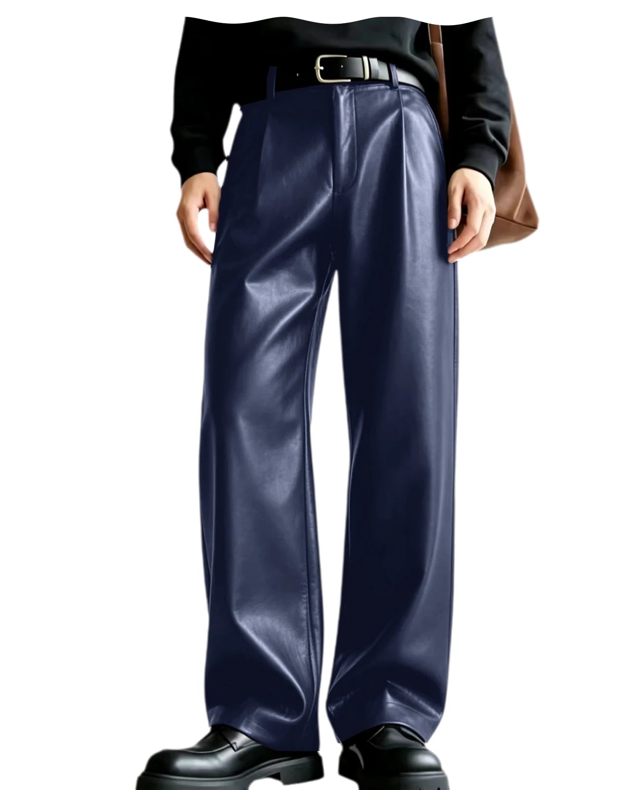 Pantalones de hombre de cuero sintético (PU) color azul marino con pernera ancha, con un acabado brillante y elegante, y frente clásico con pliegues.
