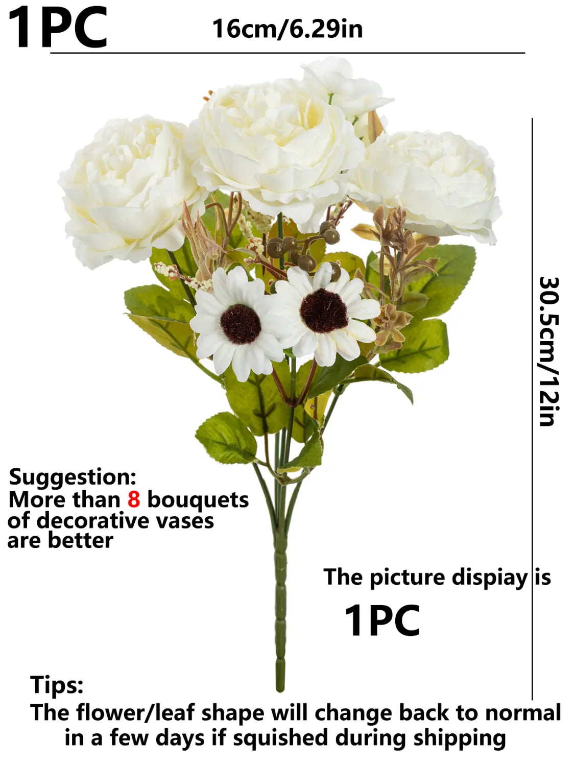 Ein zartes Arrangement aus künstlichen weißen Rosen und Gänseblümchen mit grünen Blättern für die Wohnraumdekoration, hergestellt aus synthetischen Materialien.