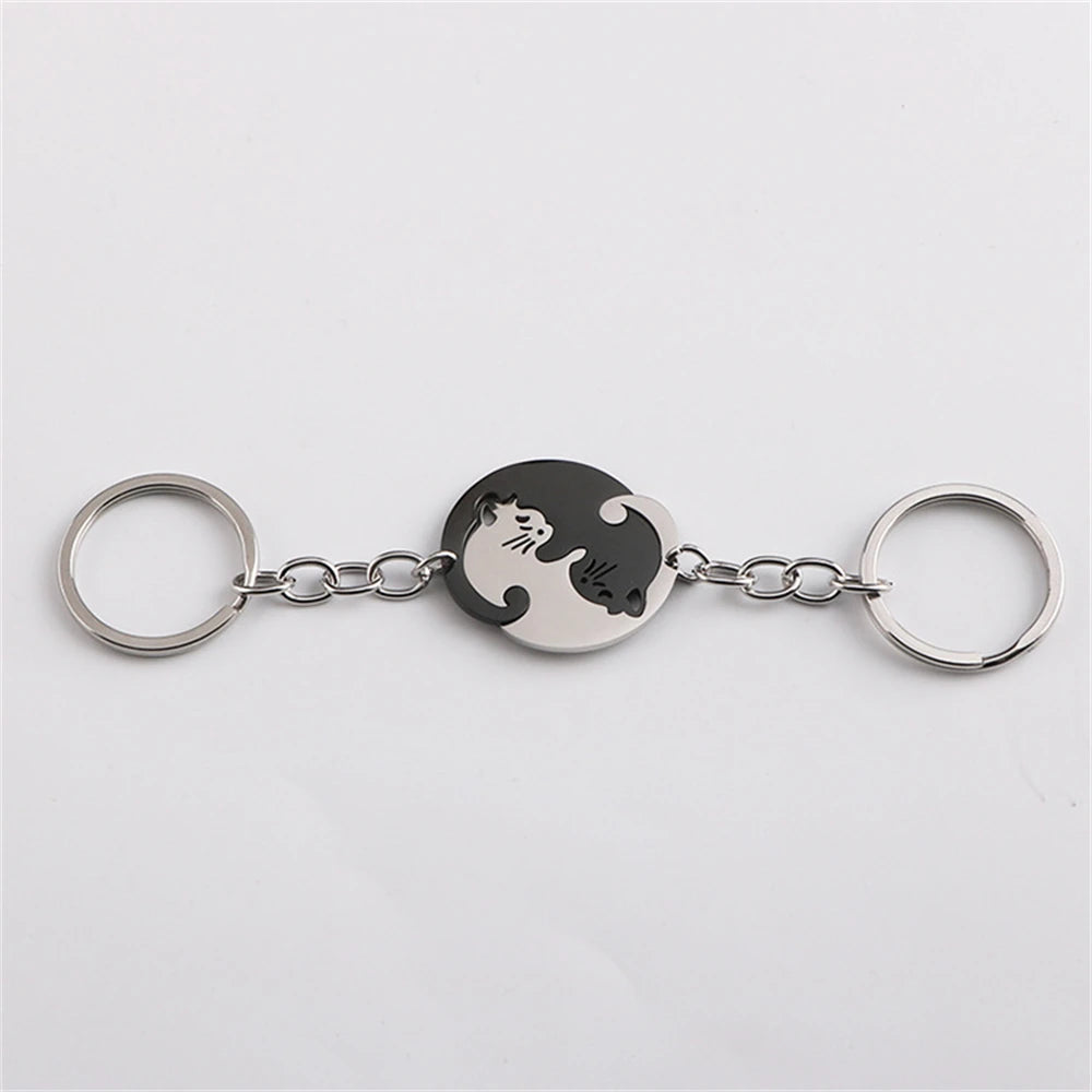 Cute Hug Cat Keychain Creative Patchwork Heart Round Keyring Couple Lovers Key Chains Bag Pendant Car Keyholder Accessories Gift