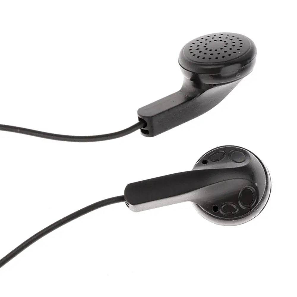 Écouteurs filaires noirs en plastique avec un casque stéréo intra-auriculaire simple 3,5 mm, avec une oreillette perforée courbée élégante pour les appareils mp3 mp4.