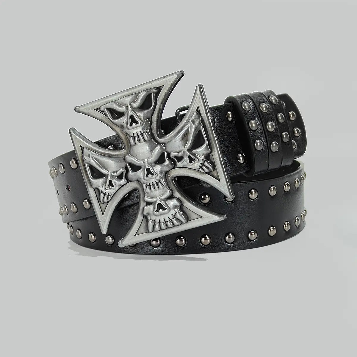 cinturón de cintura negro de cuero en estilo y2k con hebilla de cruz bohemia con calavera en tono plateado y tachuelas metálicas para una apariencia gótica y2k de cruz bohemia