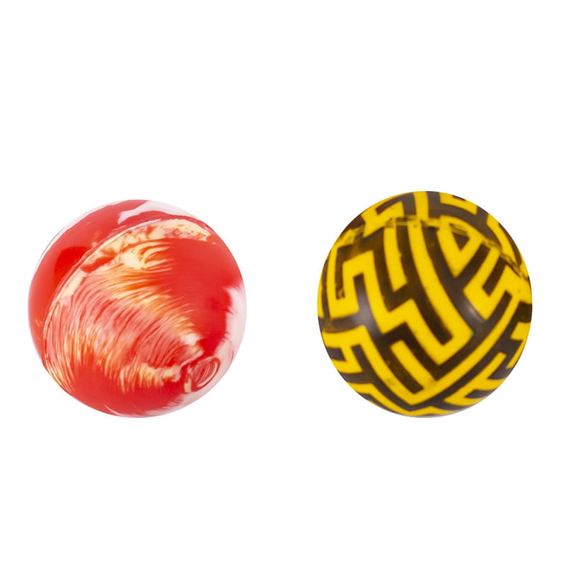 Dos bolas antiestrés esféricas de un surtido de recuerdos de fiestas de bolas a granel elásticas, con un acabado brillante rojo y blanco con vetas tipo mármol y patrones atrevidos de laberinto amarillo y negro.