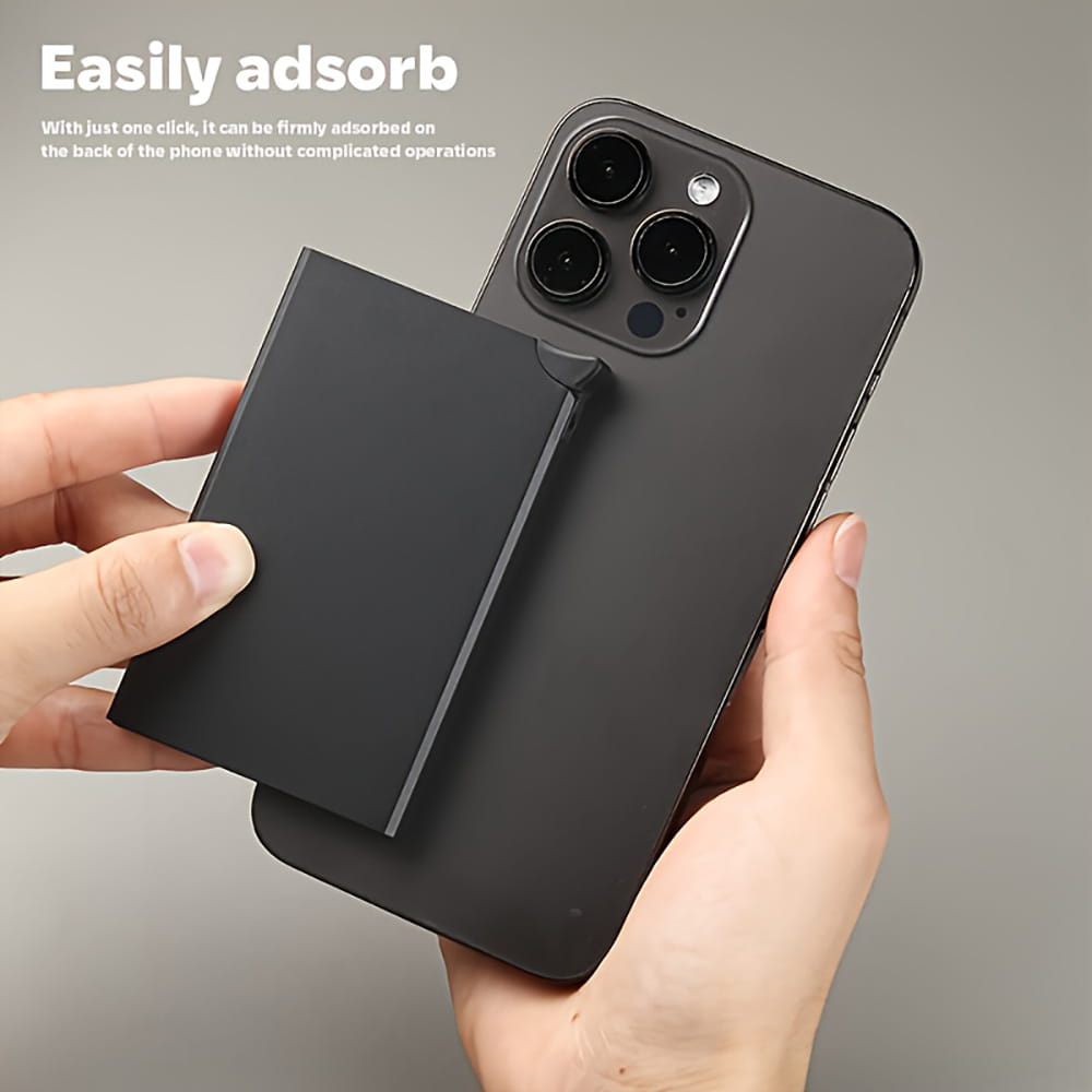 Support de téléphone magnétique noir avec un design minimaliste élégant, pour une fixation facile en un seul clic à l’arrière du smartphone, présenté de face pour un portefeuille de carte de téléphone magnétique à blocage RFID personnalisé.