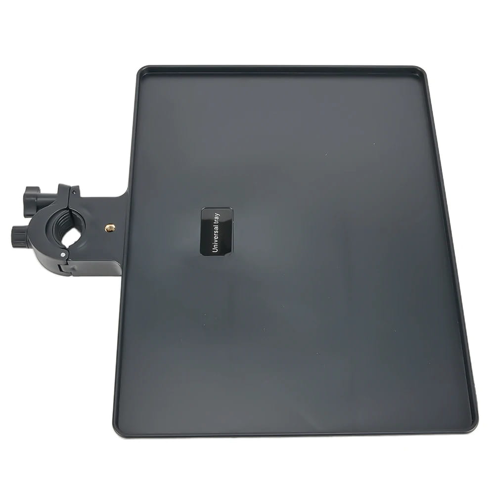 Plateau universel pour support de microphone noir, avec fixation par pince et support pour téléphone, conçu pour un placement sécurisé des accessoires.