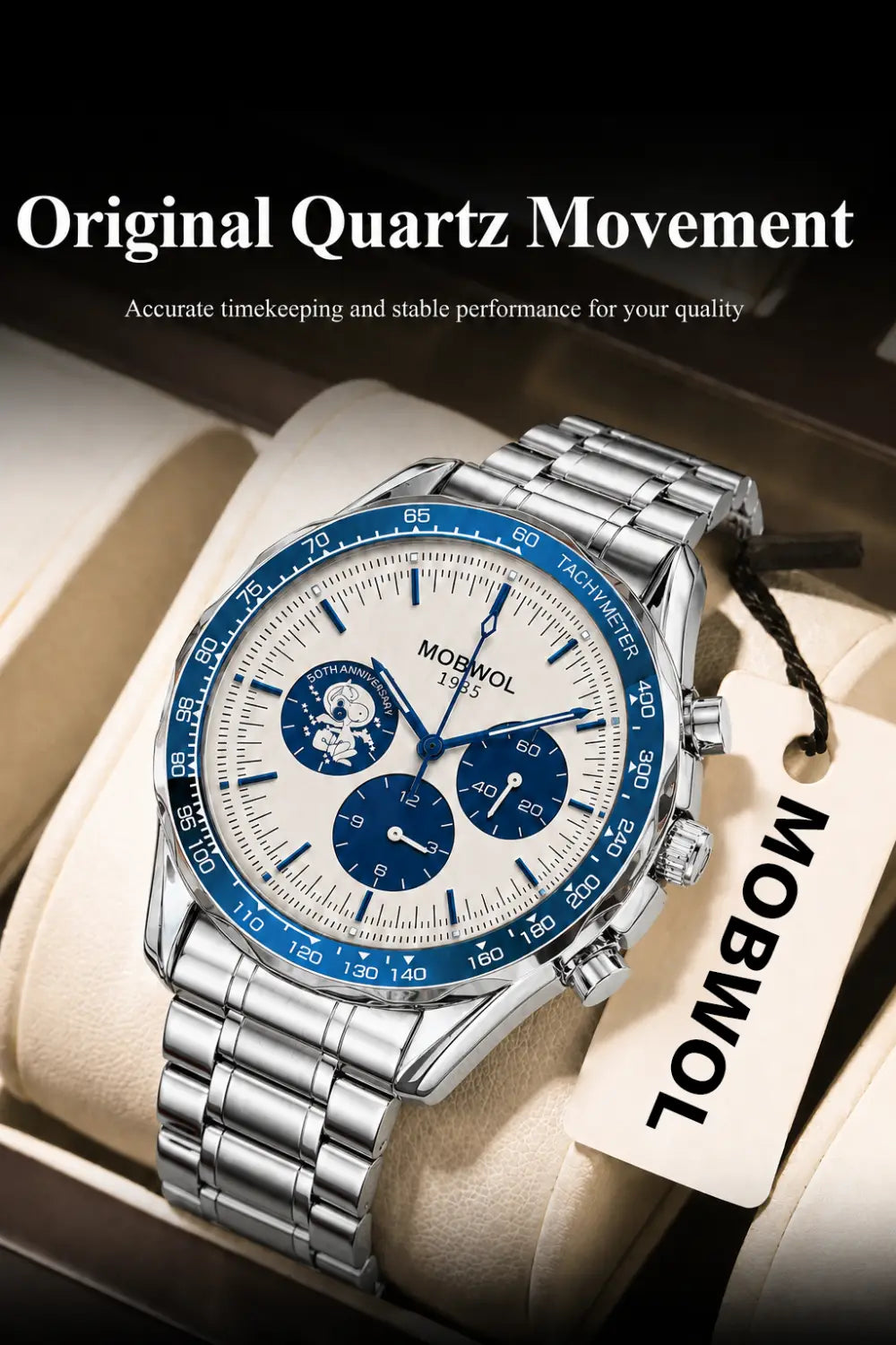 Herren-Silber-Chronograph-Quarzarmbanduhr aus Edelstahl mit weißem Zifferblatt und blauen Akzenten auf der Lünette und den Hilfszifferblättern, mit Mobwol 1982 Branding.