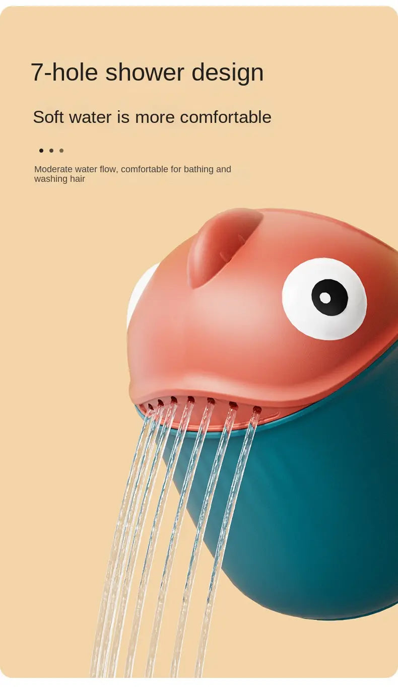 Encantadora taza de enjuague para baño de bebé con forma de pez coral y turquesa, con cabezal de ducha y siete surtidores de agua suaves para un lavado capilar confortable.