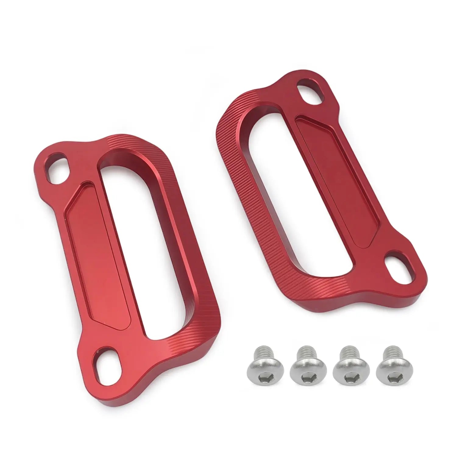 Cfmoto 675srr CNC-Gepäckträgergriffe für den Soziusbetrieb mit roten Aluminium-Fußrasten-Schutzvorrichtungen mit gebürsteter Oberfläche und integrierten Montagebohrungen.