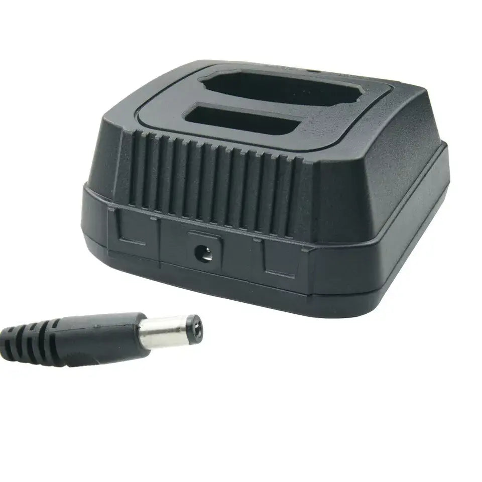 Ladegerätegrundplatte aus schwarzem Kunststoff mit zwei Schächten und passendem Netzadapter für Funkgeräte dtr620 und dtr650