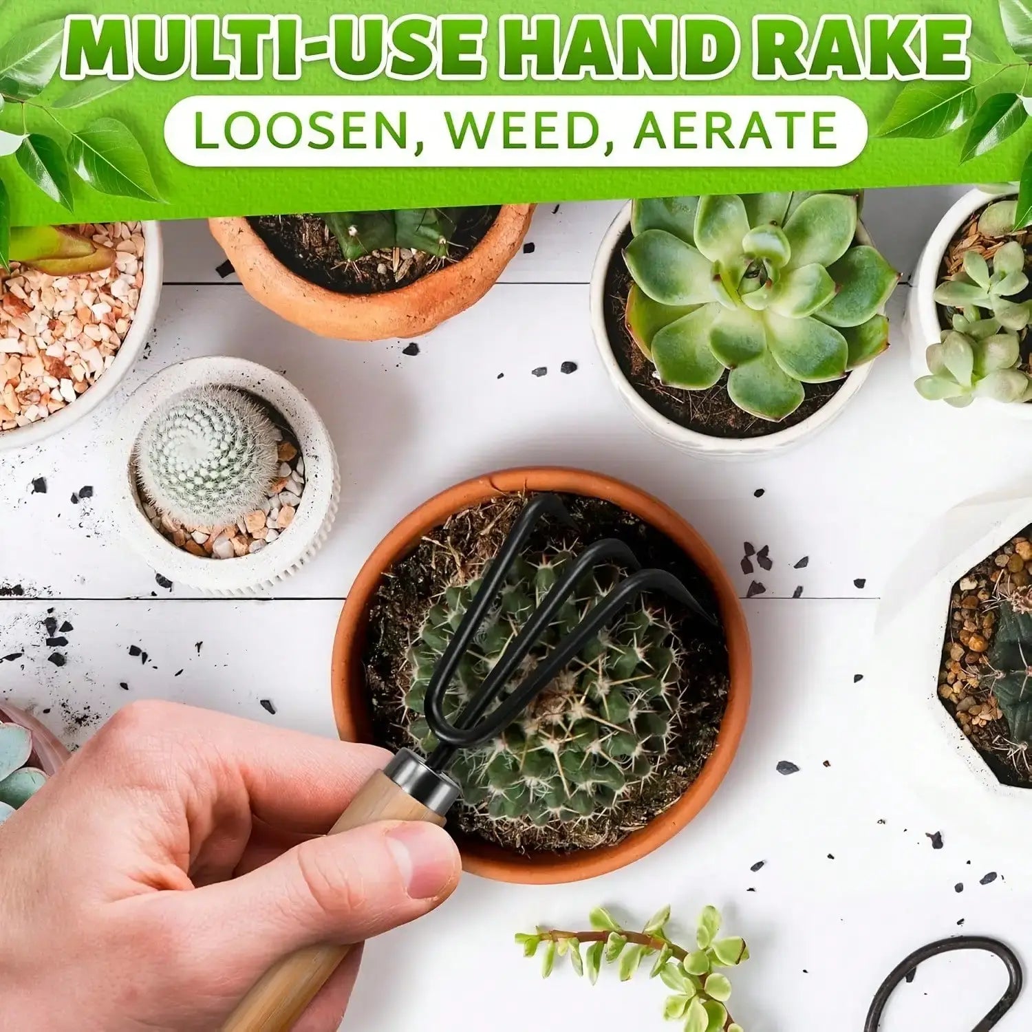 Rastrillo de mano de metal negro con mango de madera del set de herramientas de jardinería en miniatura con mango de madera de 3 piezas, diseñado para aflojar el acolchado de malas hierbas y airear el suelo