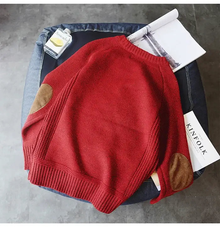 Pull en laine pour homme surdimensionné en maille décontractée, couleur rouge, avec des patchs au niveau du coude en patchwork marron.