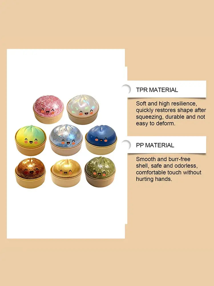 juguetes redondos exprimibles de panecillo al vapor con tapas con purpurina y colores sólidos, caritas sonrientes sobre bases color beige, dentro de un recipiente para vapor para aliviar el estrés