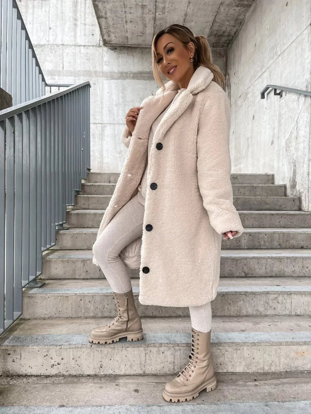 2026 Women's Winter Faux Wool Blends Warm Coat Single Breasted Outerwear Teddy Plush Overcoats Female Chic Streetwear Coats 5XL
