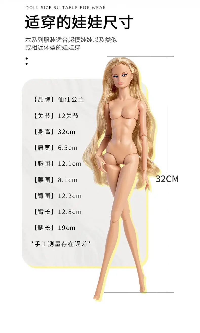 長いブロンドの髪と関節可動部を備えた、素肌色の32cmの1／6スケール人形が、黒いレザー製ベレー帽と衣装一式を着用しています。