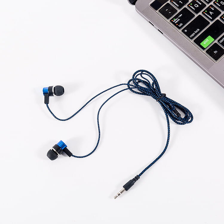 Verkabelte In-Ear-Kopfhörer mit Mikrofon und 3,5-mm-Klinkenstecker in Blau und Schwarz, mit geflochtenem Navy-Kabel für Langlebigkeit sowie Schutz vor Verheddern.