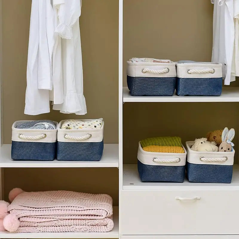 paniers de rangement en tissu pliables bleu et blanc avec poignées en corde pour une organisation polyvalente et un transport facile