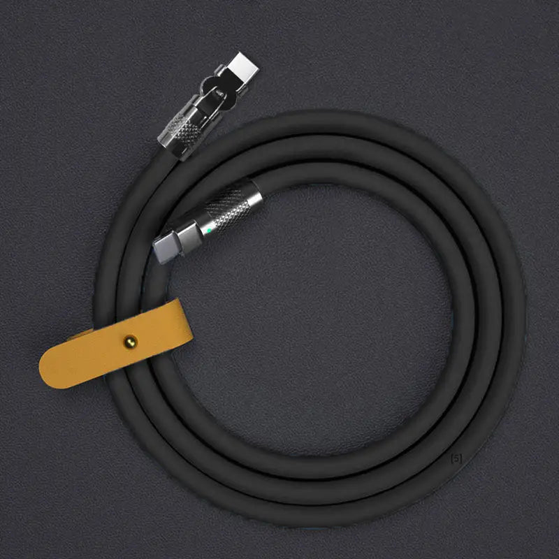 Schwarzes geflochtenes 120-W-Rotations-Silikon-USB-C-Kabel mit silbernen Metallsteckverbindern und einem gelben Lederriemen für geordnetes Laden und Datenübertragung