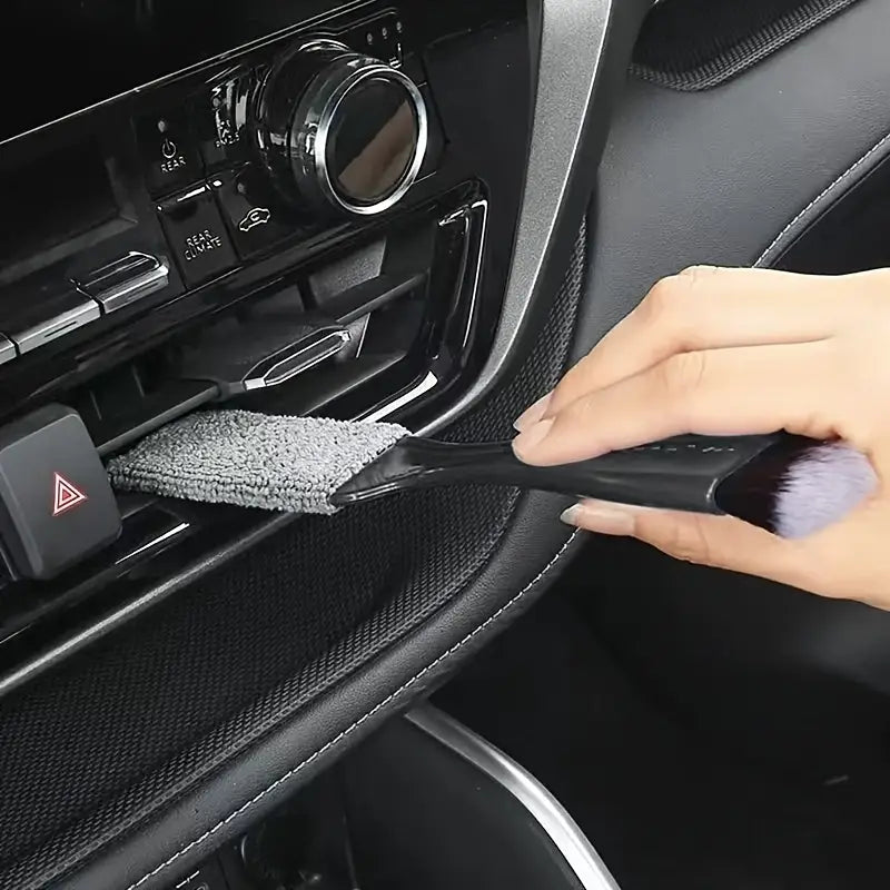 Brosse de nettoyage pour intérieur de voiture à poignée noire, avec tête en microfibre grise et poils souples, pour le nettoyage des habitacles