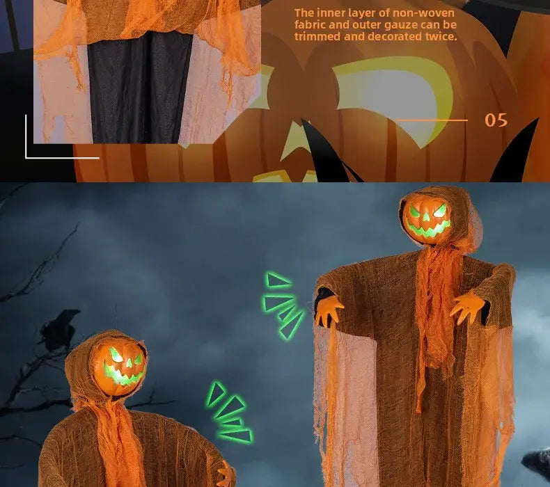 Decoración de Halloween con espantapájaros de calabaza naranja colgante, que presenta ojos LED verdes que emiten luz y un cuerpo de tela deshilachada con textura