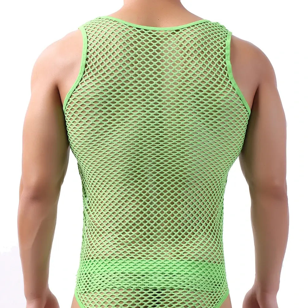 Camiseta interior tipo malla verde neón brillante para hombre con diseño sin mangas transpirable y material de malla ceñido y ajustado al cuerpo.