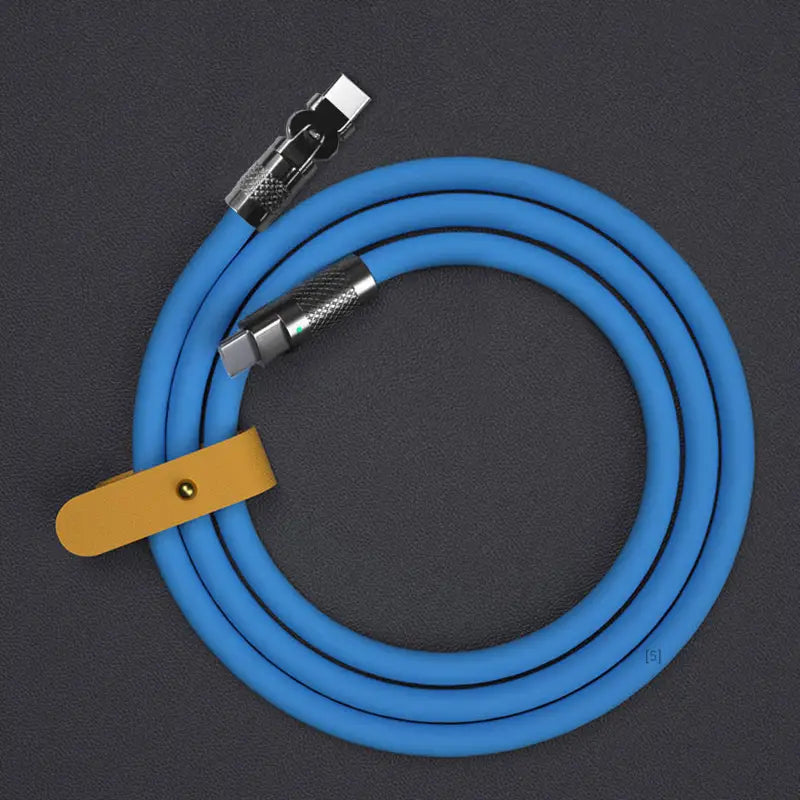 Blaues 120-W-Rotations-Silikon-USB-C-Kabel mit strukturierten Metallsteckverbindern und gelbem Lederriemen.