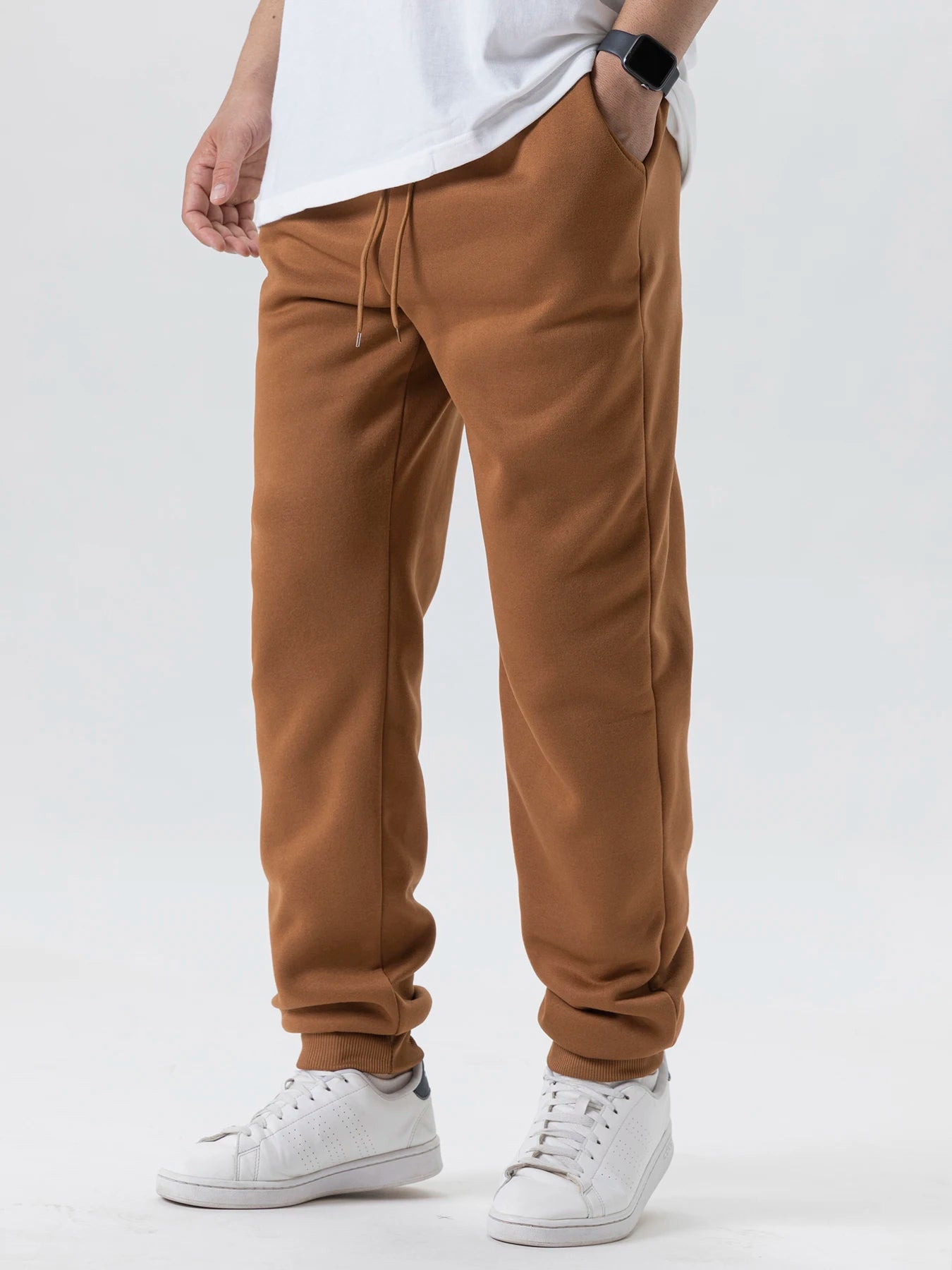 Joggers de forro polar para hombre recortados color camel, pantalones de chándal casuales, con cintura con cordón y puños acanalados.