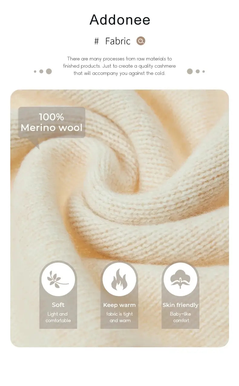 Ein Merino-Wollpullover für Damen mit einem weichen, cremefarbenen Beigeton aus 100 Prozent Merino-Wolle, mit feiner Strukturoberfläche und Rundhalsausschnitt-Design als Pullover