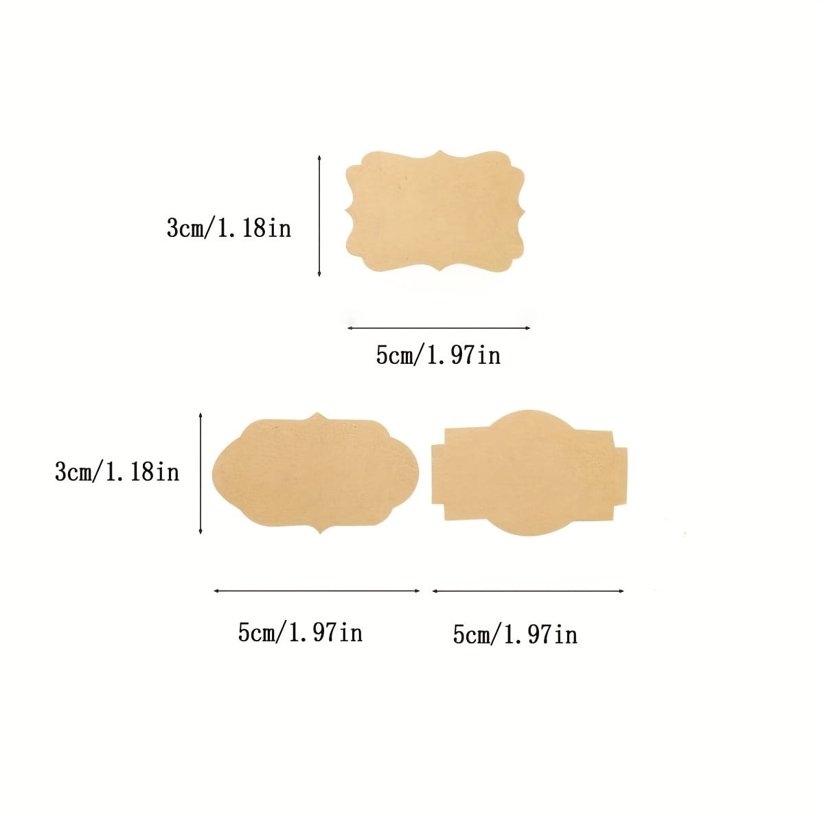 Des modèles d’étiquettes en bois beige non ornées présentant des bords festonnés et rectangulaires destinés à des autocollants en papier adhésif utilisés dans des décorations de Noël.