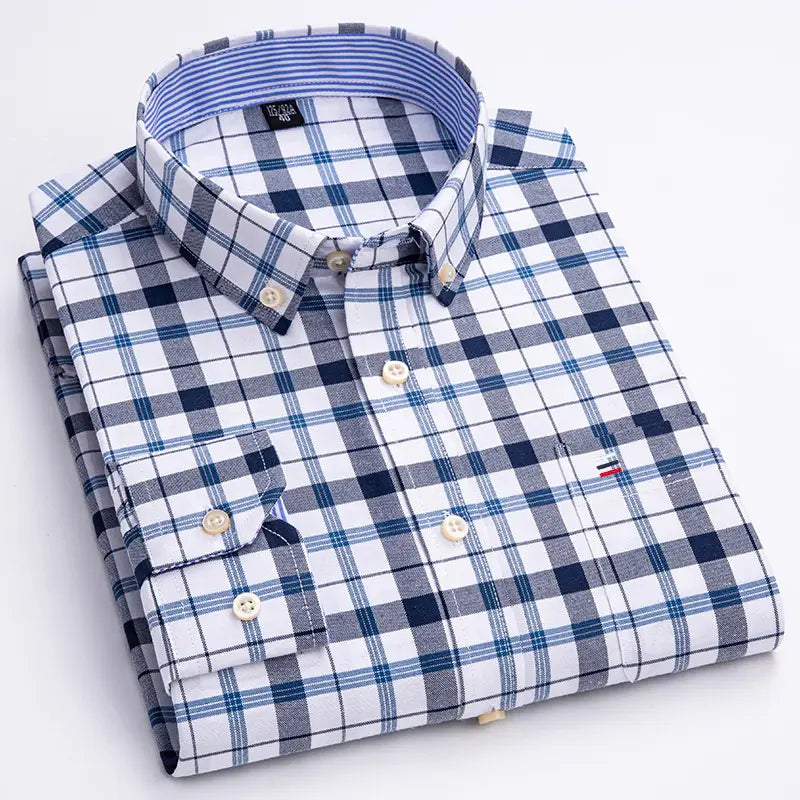 Chemise oxford à carreaux en coton, grande taille pour homme, en bleu, blanc et gris, avec un logo Tommy Hilfiger sur la poitrine.