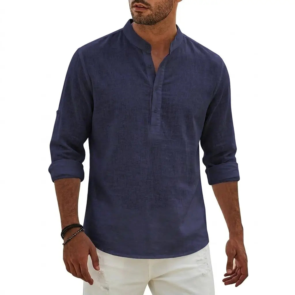 Chemise Henley en lin pour homme bleu marine, manches retroussées et patte boutonnée, haut d’été décontracté à manches longues.