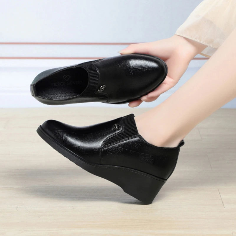 Trendy Wedge Heel Leather Shoes for Women 2024 New Soft Sole Design Versatile and Comfortable Solid Color Casual Women's Shoes